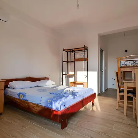 Tropikal Freskia Bunec Hotell