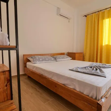 Tropikal Freskia Bunec Hotell 3*