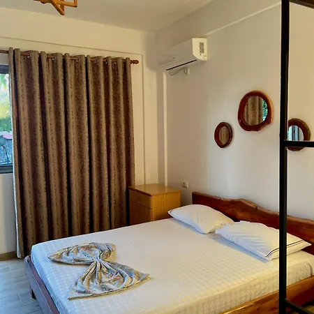 Tropikal Freskia Bunec Hotell Piqeras