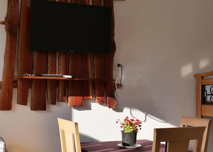 Tropikal Freskia Bunec Otel Piqeras