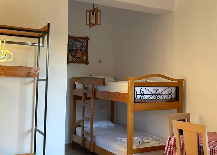 Tropikal Freskia Bunec Otel Piqeras