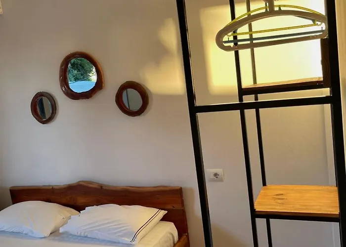 Tropikal Freskia Bunec Otel 3*